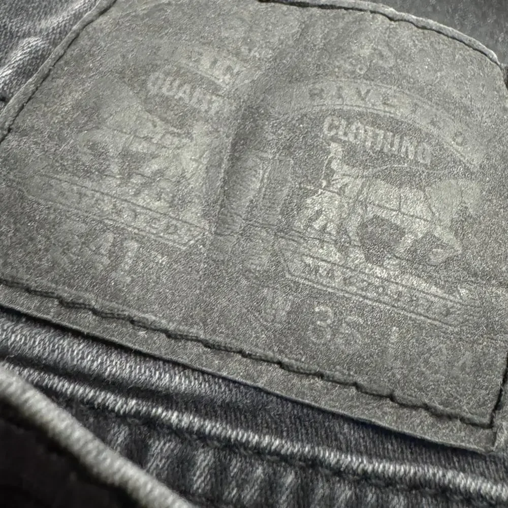 Levis levis 541